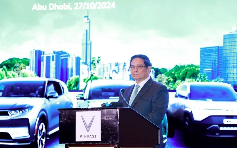 PM Chinh attends Vinfast vehicle launching ceremony in UAE